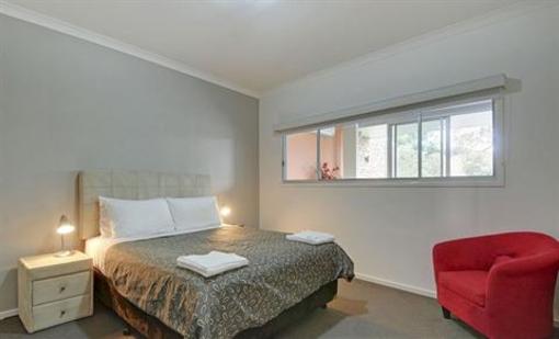 фото отеля Traralgon Serviced Apartments