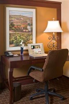 фото отеля The Plaza Suites