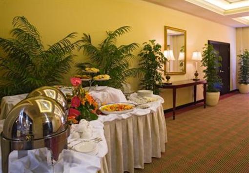 фото отеля The Plaza Suites