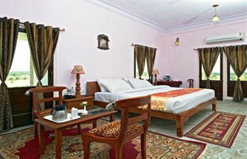 фото отеля Hotel Satyam Palace