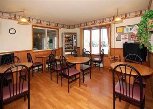 фото отеля Econo Lodge Escanaba