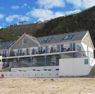 фото отеля Tolcarne Beach Surf Shacks Hotel Newquay
