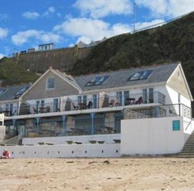 фото отеля Tolcarne Beach Surf Shacks Hotel Newquay
