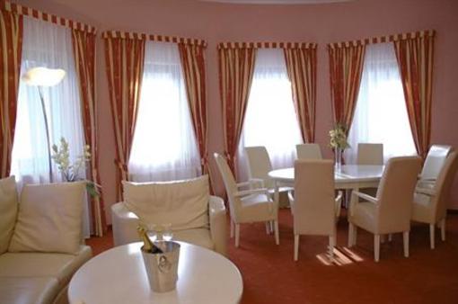 фото отеля Hotel Hradna Brana
