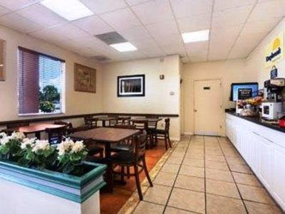 фото отеля Days Inn Sanford (Florida)