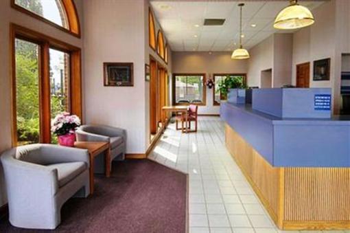 фото отеля Americas Best Value Inn Saint Ignace