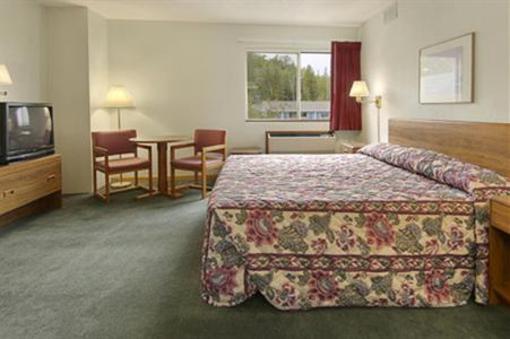 фото отеля Americas Best Value Inn Saint Ignace
