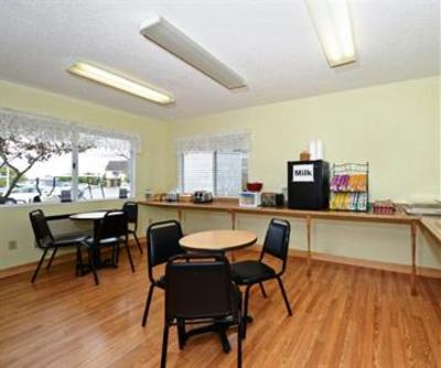 фото отеля Americas Best Value Inn Saint Ignace