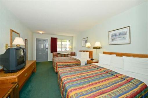 фото отеля Americas Best Value Inn Saint Ignace