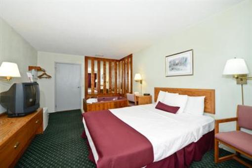 фото отеля Americas Best Value Inn Saint Ignace