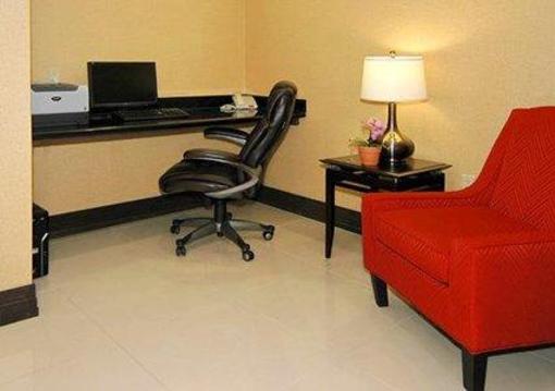 фото отеля Comfort Suites Plano