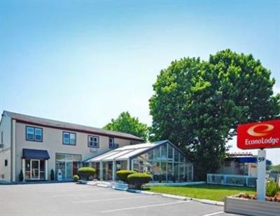 фото отеля Econo Lodge West Yarmouth