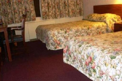 фото отеля Red Carpet Inn & Suites Albany (New York)