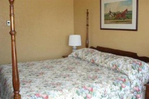 фото отеля Red Carpet Inn & Suites Albany (New York)