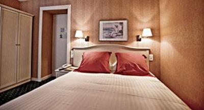фото отеля Best Western Le Duguesclin Hotel Saint-Brieuc
