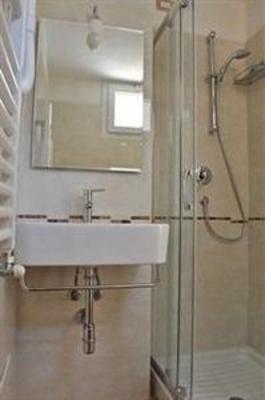 фото отеля Lewisrooms