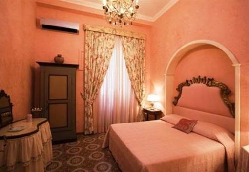 фото отеля La Terrazza Medioevale Hotel Viterbo