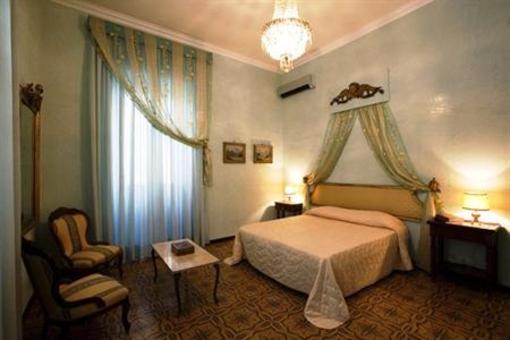 фото отеля La Terrazza Medioevale Hotel Viterbo