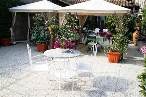 фото отеля La Terrazza Medioevale Hotel Viterbo
