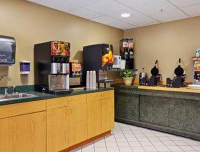 фото отеля GuestHouse Inn & Suites Seaside