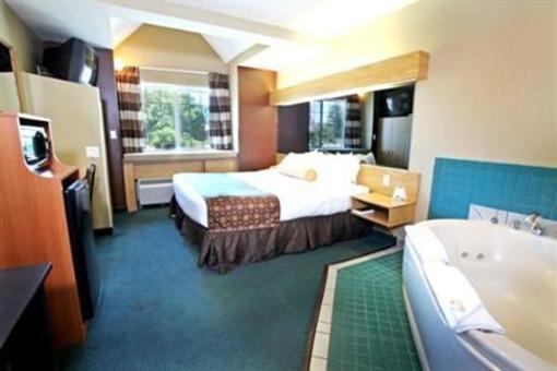 фото отеля GuestHouse Inn & Suites Seaside