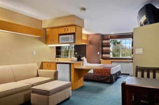 фото отеля GuestHouse Inn & Suites Seaside