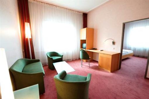 фото отеля Pension Am Kutschi Hostel Berlin