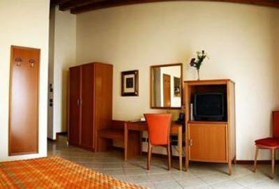 фото отеля Hotel Touring Desenzano Del Garda