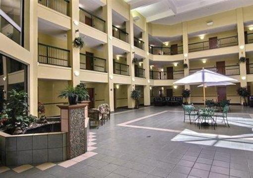 фото отеля Quality Suites Baton Rouge