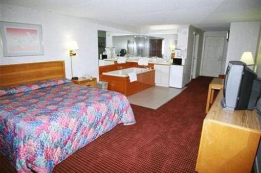 фото отеля Admiralty Inn and Suites East Falmouth