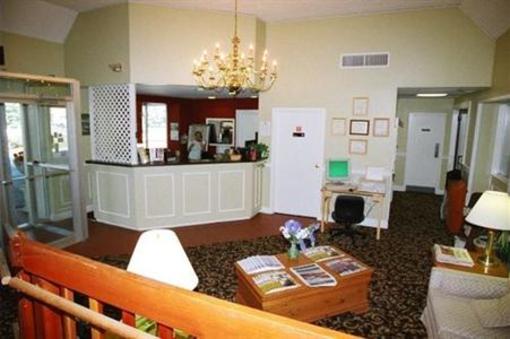 фото отеля Admiralty Inn and Suites East Falmouth