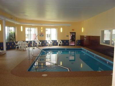 фото отеля Admiralty Inn and Suites East Falmouth