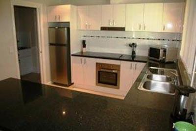 фото отеля Colonial Court Villas Serviced Apartments