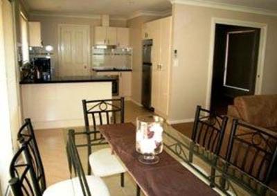 фото отеля Colonial Court Villas Serviced Apartments