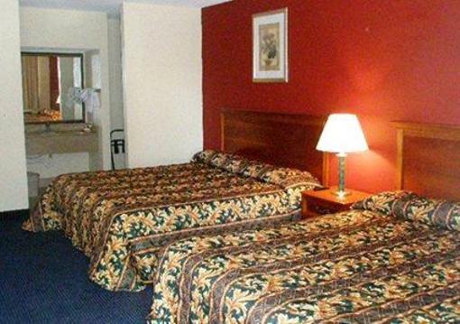 фото отеля Econo Lodge Norwalk