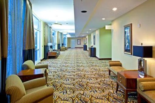 фото отеля Holiday Inn Lexington-North Georgetown