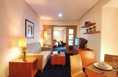 фото отеля Greenhills Elan Hotel Modern