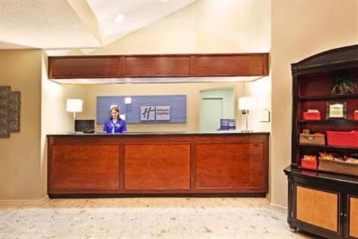 фото отеля Holiday Inn Express Hickory - Hickory Mart