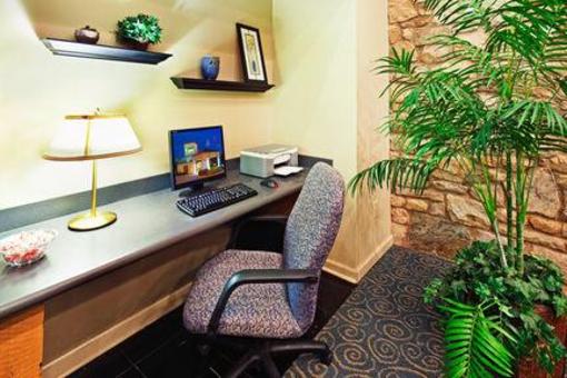 фото отеля Holiday Inn Express Hickory - Hickory Mart