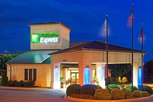 фото отеля Holiday Inn Express Hickory - Hickory Mart