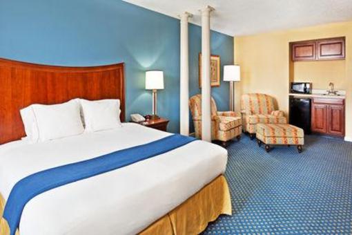 фото отеля Holiday Inn Express Hickory - Hickory Mart