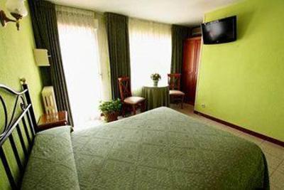 фото отеля Hostel Los Alpes Madrid
