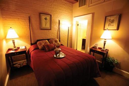 фото отеля Chateau Dupre Hotel