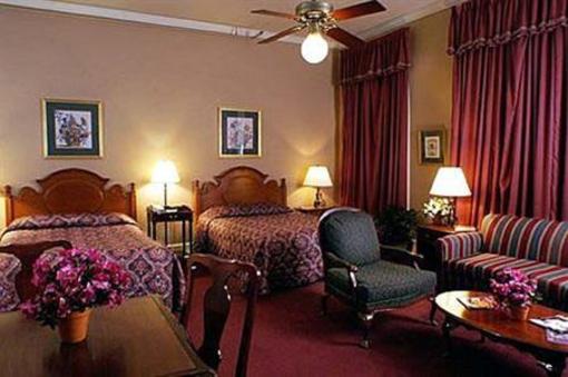 фото отеля Chateau Dupre Hotel