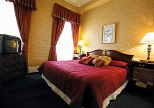 фото отеля Chateau Dupre Hotel
