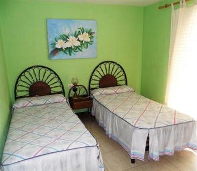 фото отеля Hostal Las Brisas Estepona