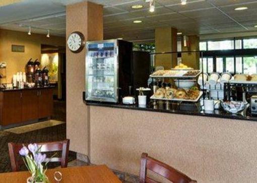фото отеля Comfort Inn Okemos