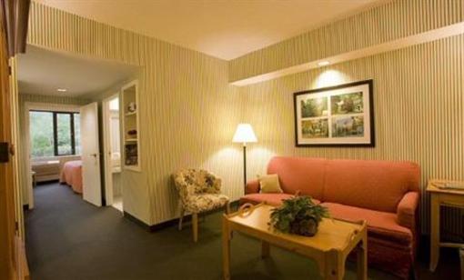 фото отеля Woodlands Hotel & Suites - Colonial Williamsburg