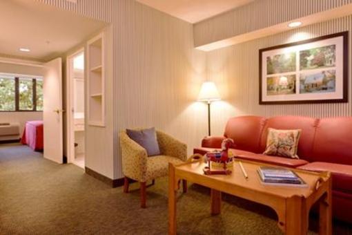 фото отеля Woodlands Hotel & Suites - Colonial Williamsburg