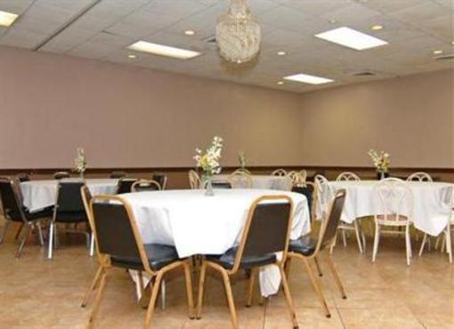 фото отеля Quality Inn Midtown Tampa